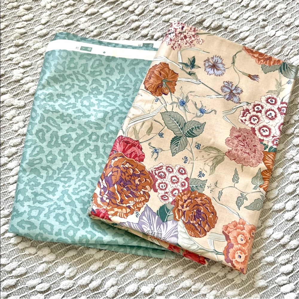 Fabric bundle (2 large pieces)
